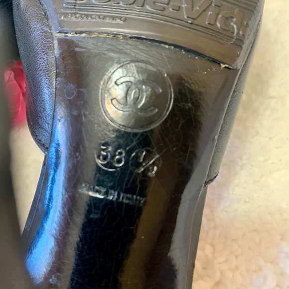 Authentic Chanel cap toe mules - Picture 6 of 7